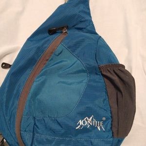 AONIJIE GYM BAG CROSS BODY
